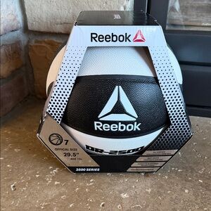 Reebok NIB DR-2500 Series Black & White Basketball Official size